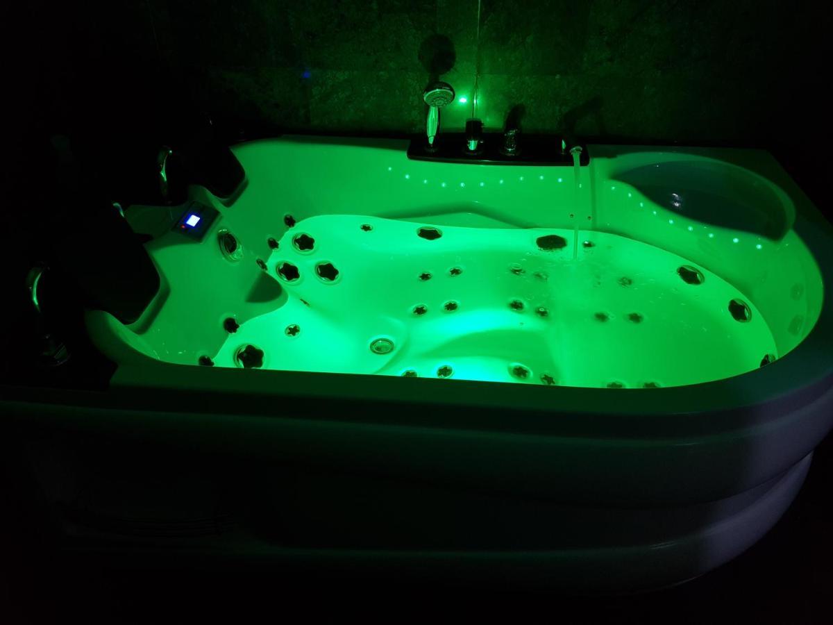 Lights Spa National Arena Mega Mall Monza Bukurešť Exteriér fotografie